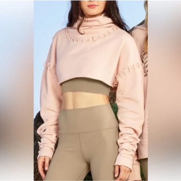 Alo Splice Cropped Sweater - Picture 3 of 12